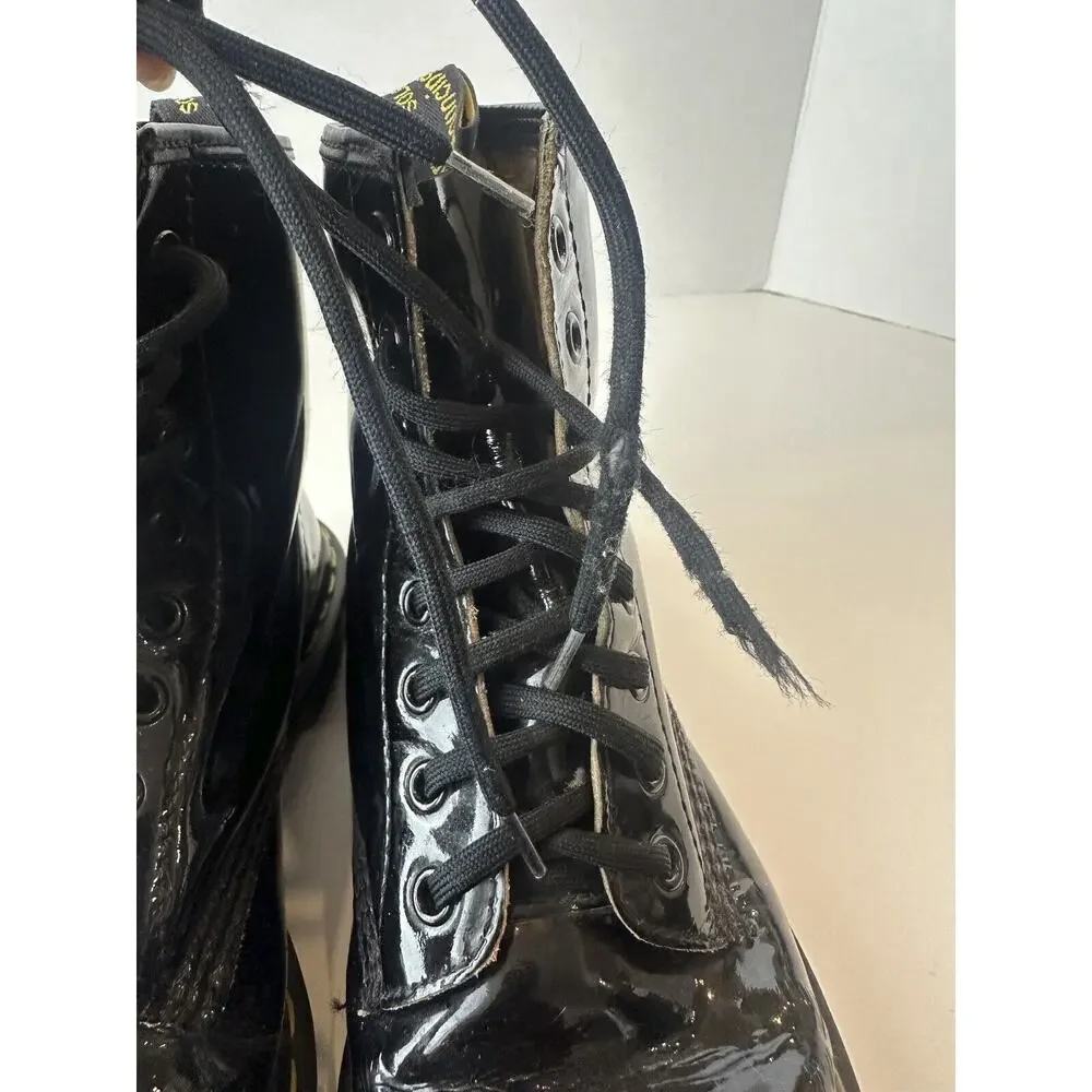 *Flawed Doc Dr. Martens Shiny Patent Leather Boots Black Lace Up Women's Size 8 - Picture 13 of 16